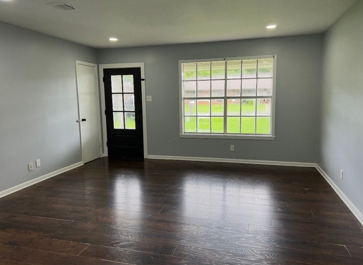207 Dogwood Dr - Photo 2 of 6