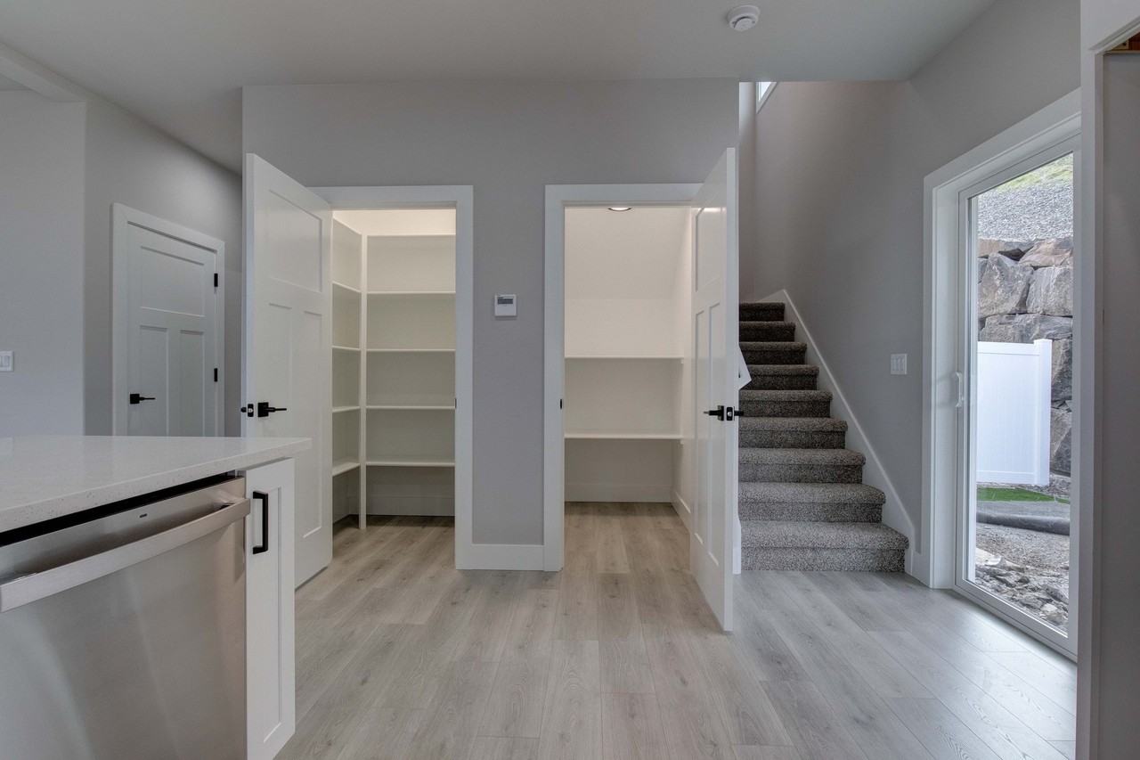 806 Rio Vista Loop - Photo 4 of 10
