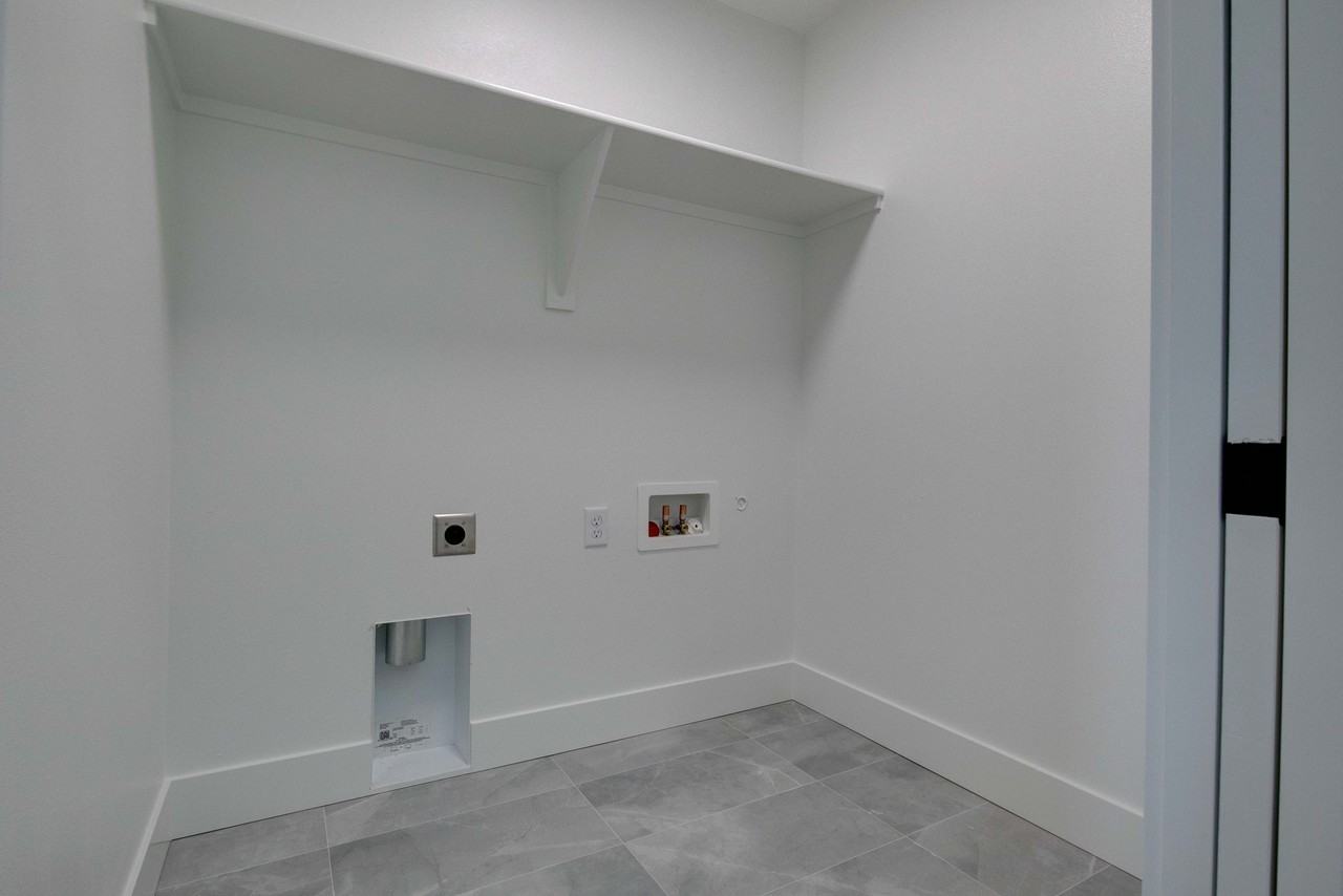 806 Rio Vista Loop - Photo 5 of 10