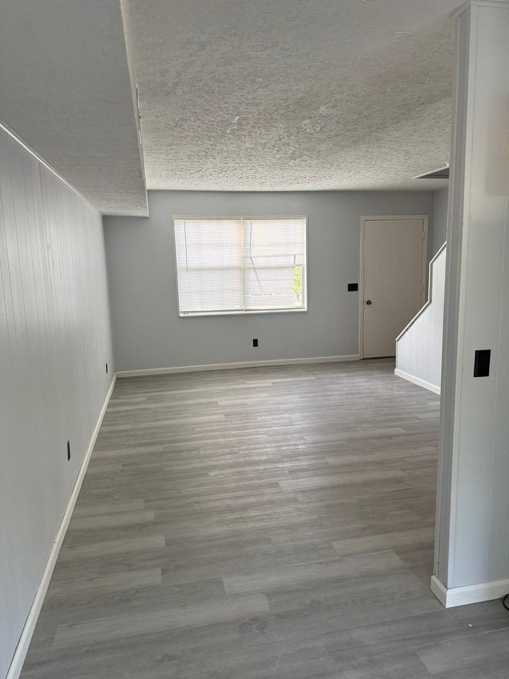 301 Park Blvd #A5 - Photo 2 of 9