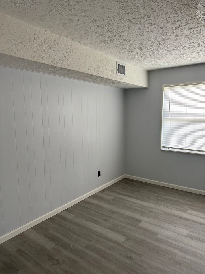 301 Park Blvd #A5 - Photo 5 of 9
