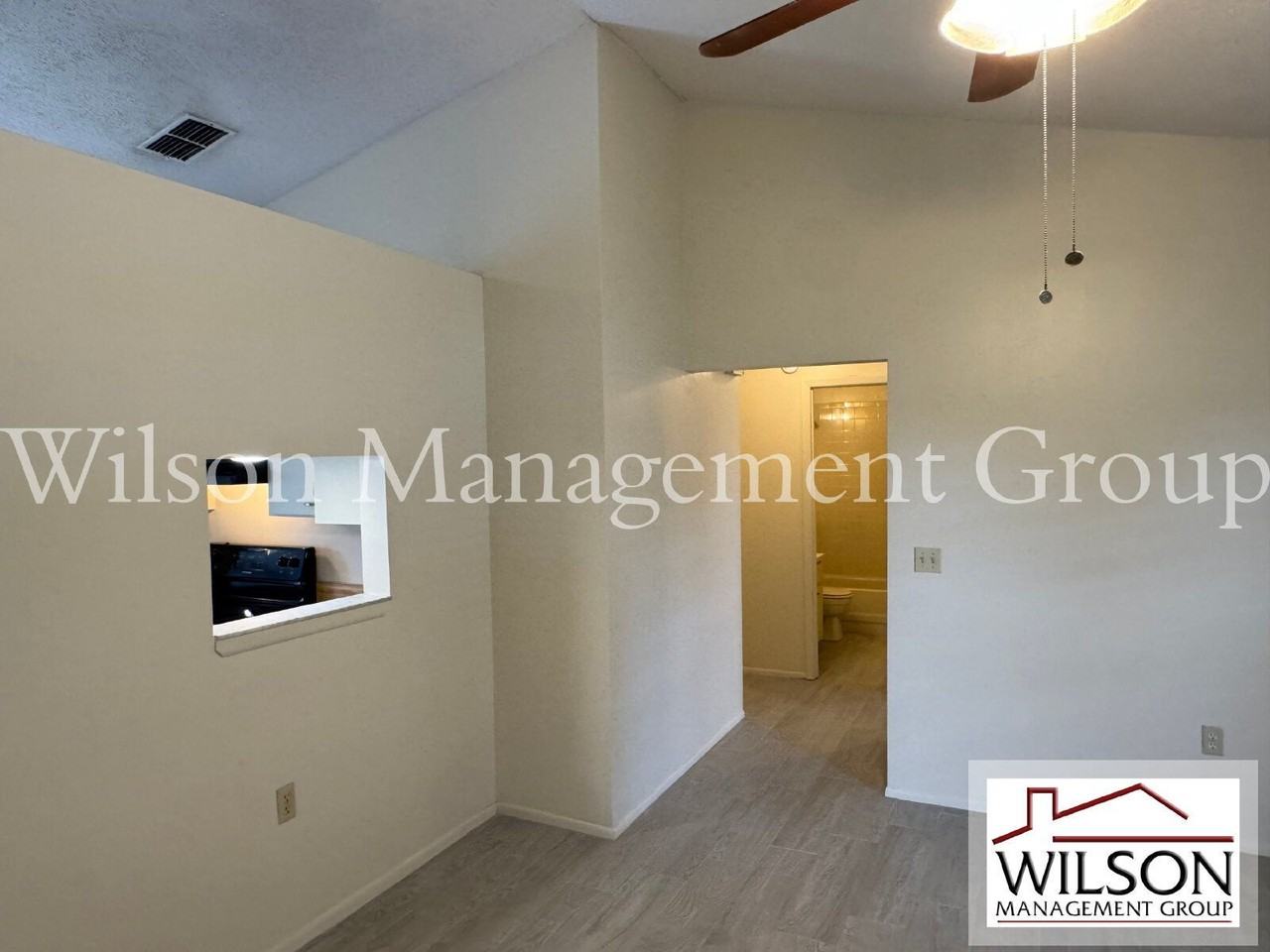 10041 Massey St - Photo 4 of 20