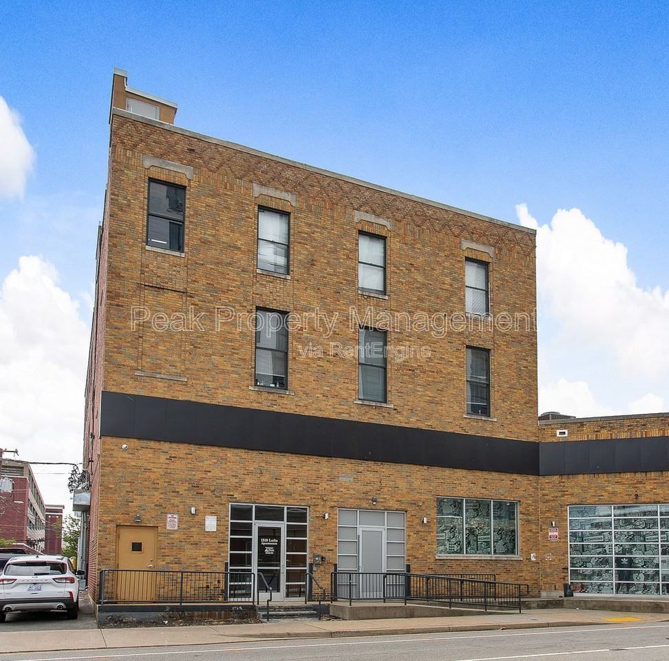 1510 W Broad St #305 - Photo 4 of 42
