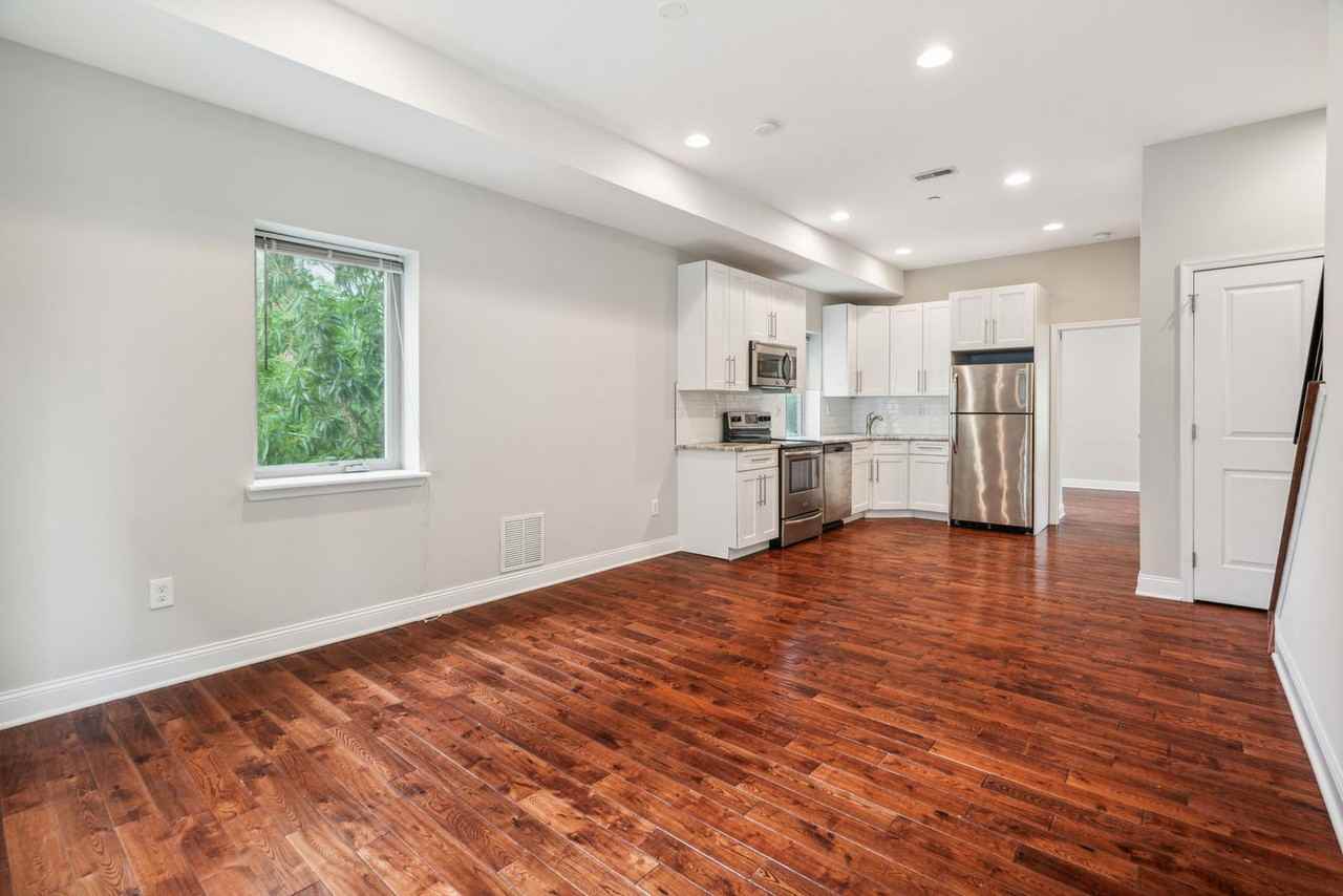 2228 Summer St #3 - Photo 3 of 25