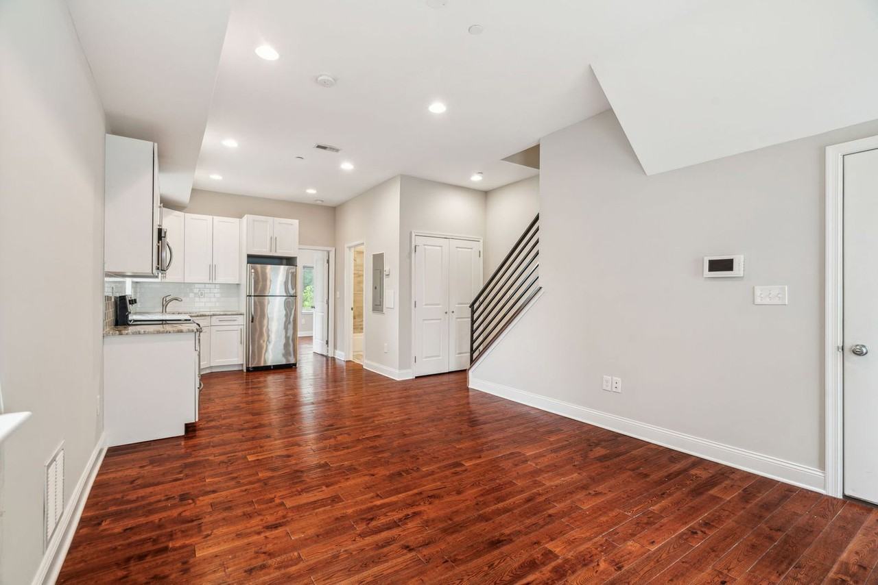 2228 Summer St #3 - Photo 4 of 25