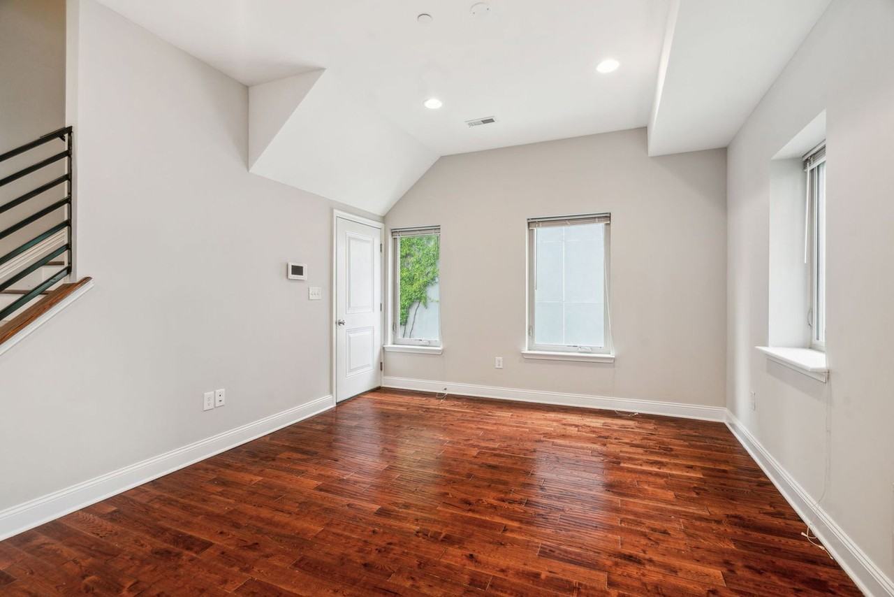 2228 Summer St #3 - Photo 6 of 25
