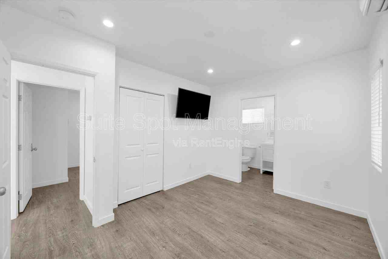570 N Cambridge St #572 - Photo 5 of 14