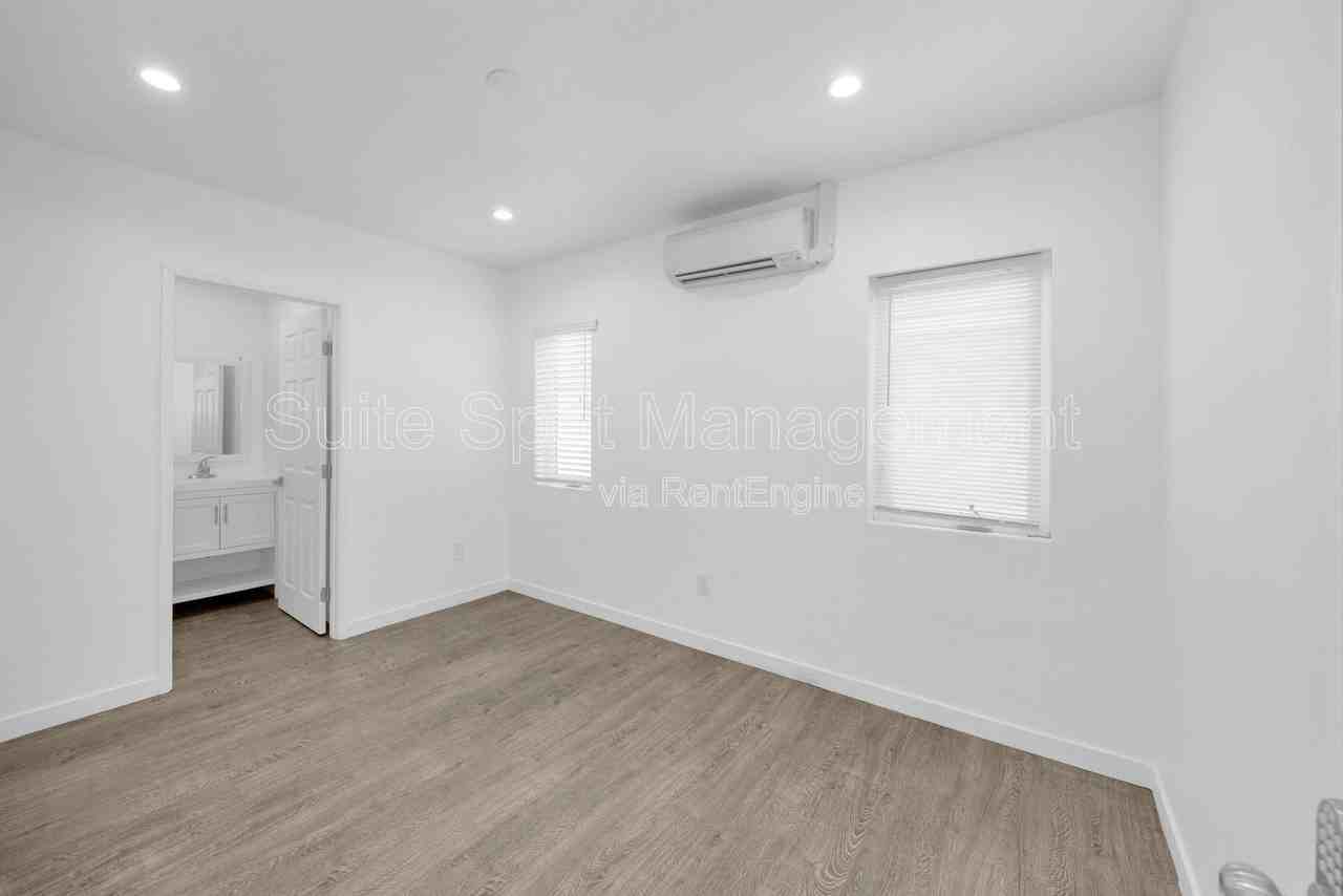 570 N Cambridge St #572 - Photo 6 of 14