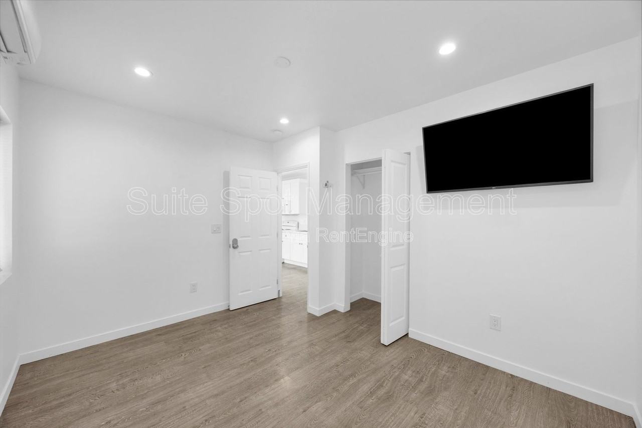 570 N Cambridge St #572 - Photo 7 of 14