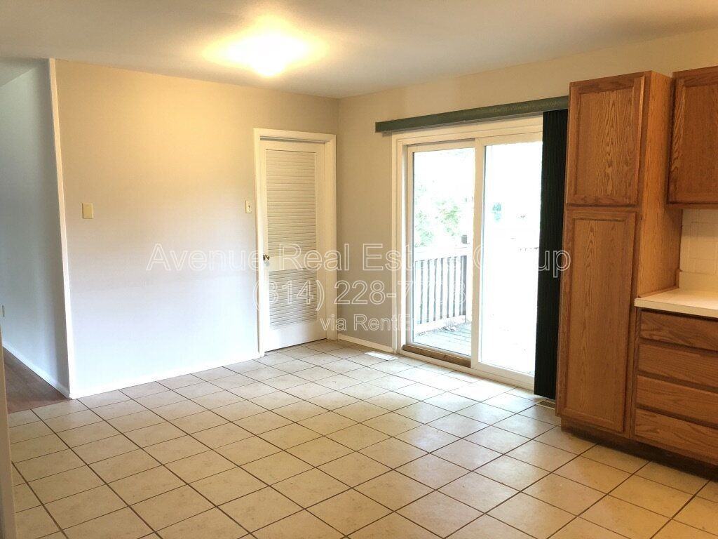 302 Brightsand Ct - Photo 4 of 11