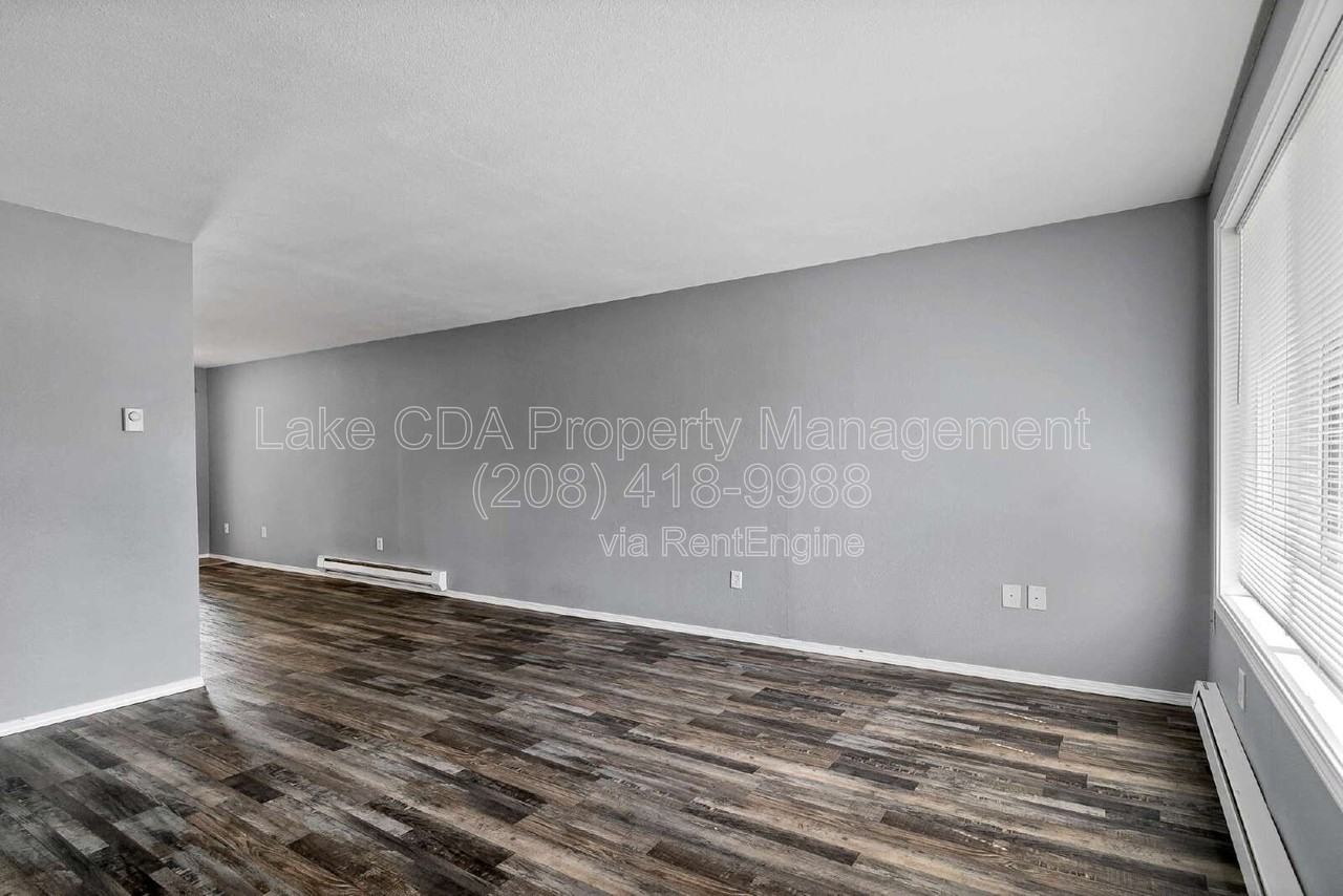 1423 E Lunceford Ln #2 - Photo 2 of 24