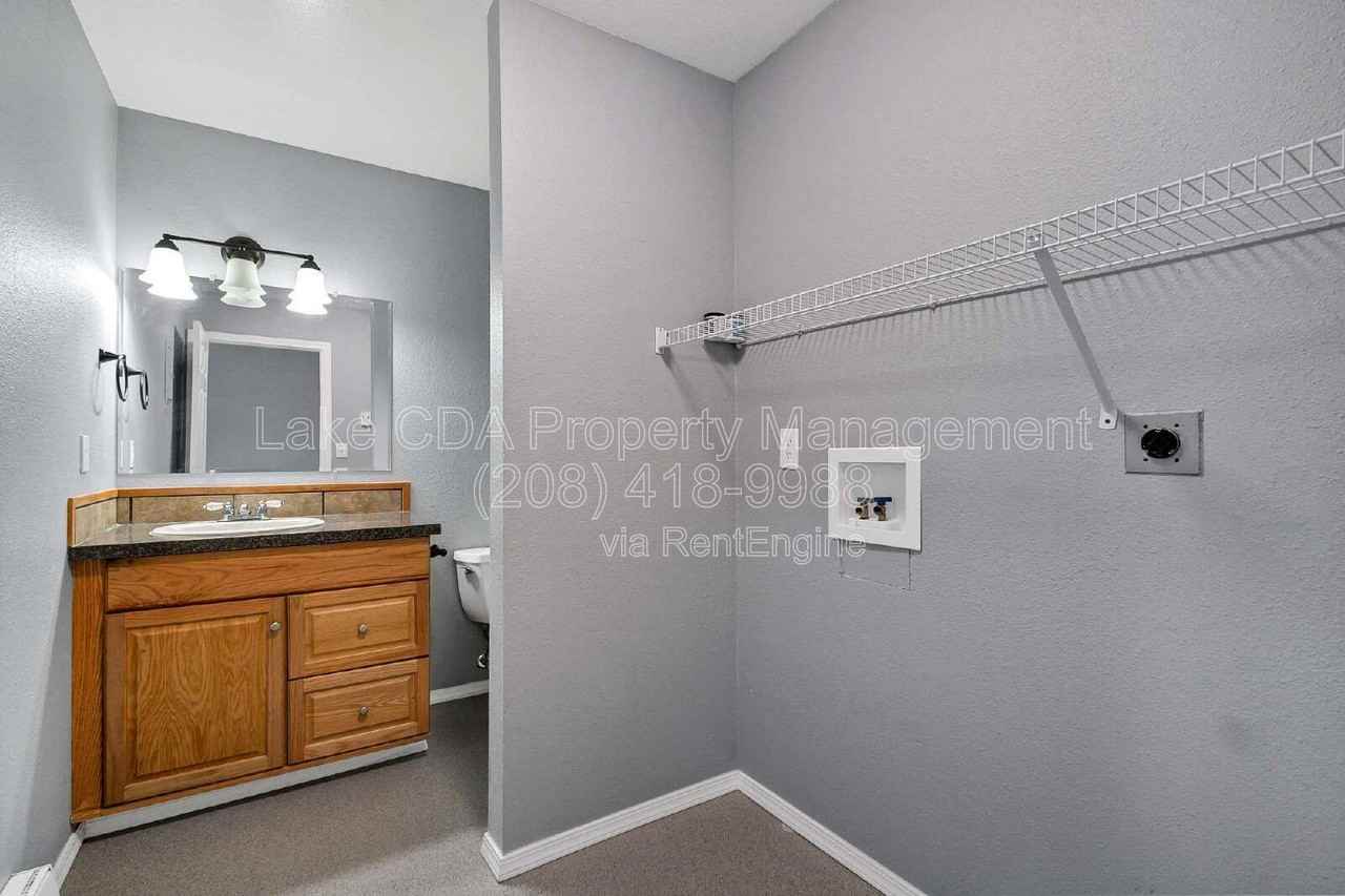1423 E Lunceford Ln #2 - Photo 5 of 24