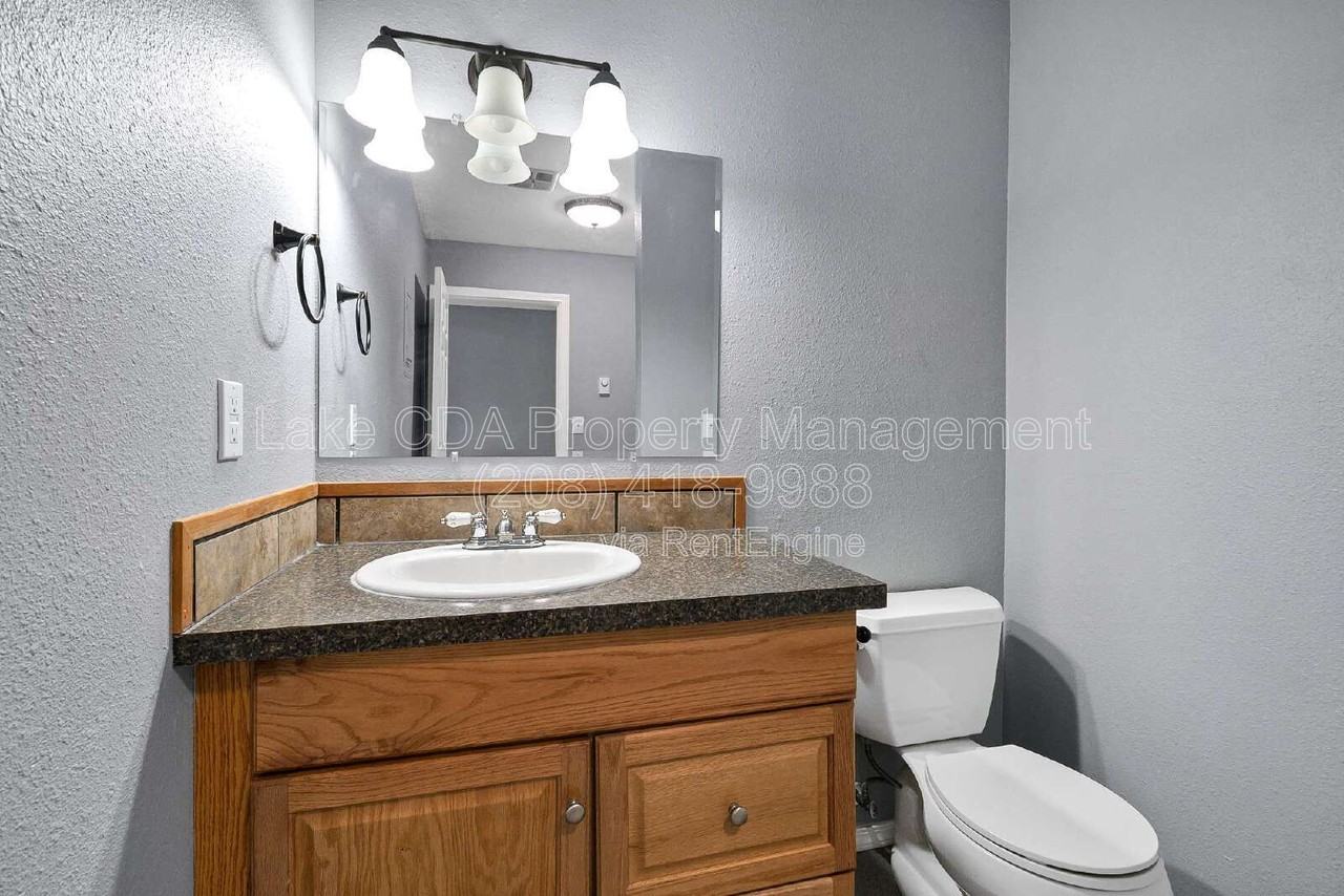 1423 E Lunceford Ln #2 - Photo 6 of 24