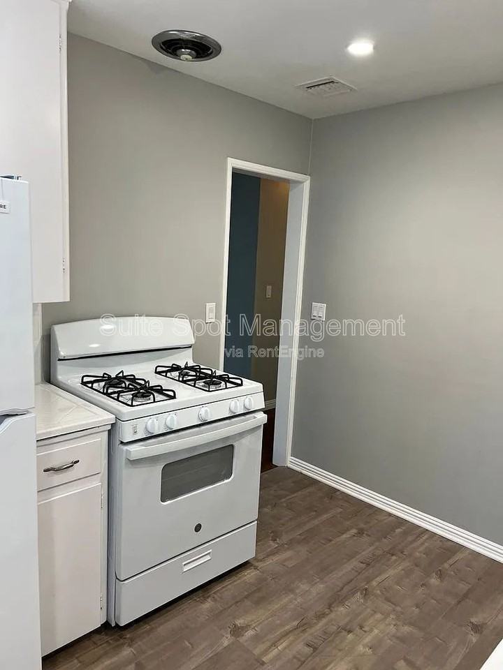 456 N Batavia St #456 - Photo 7 of 18