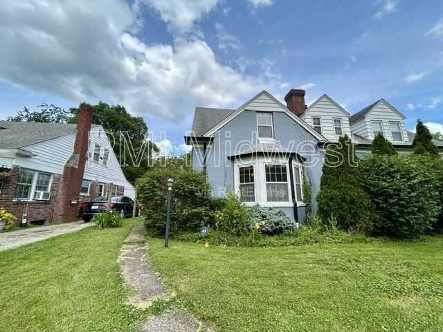 5663 N Illinois St - Photo 2 of 31