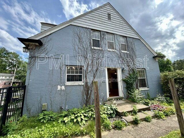 5663 N Illinois St - Photo 5 of 31