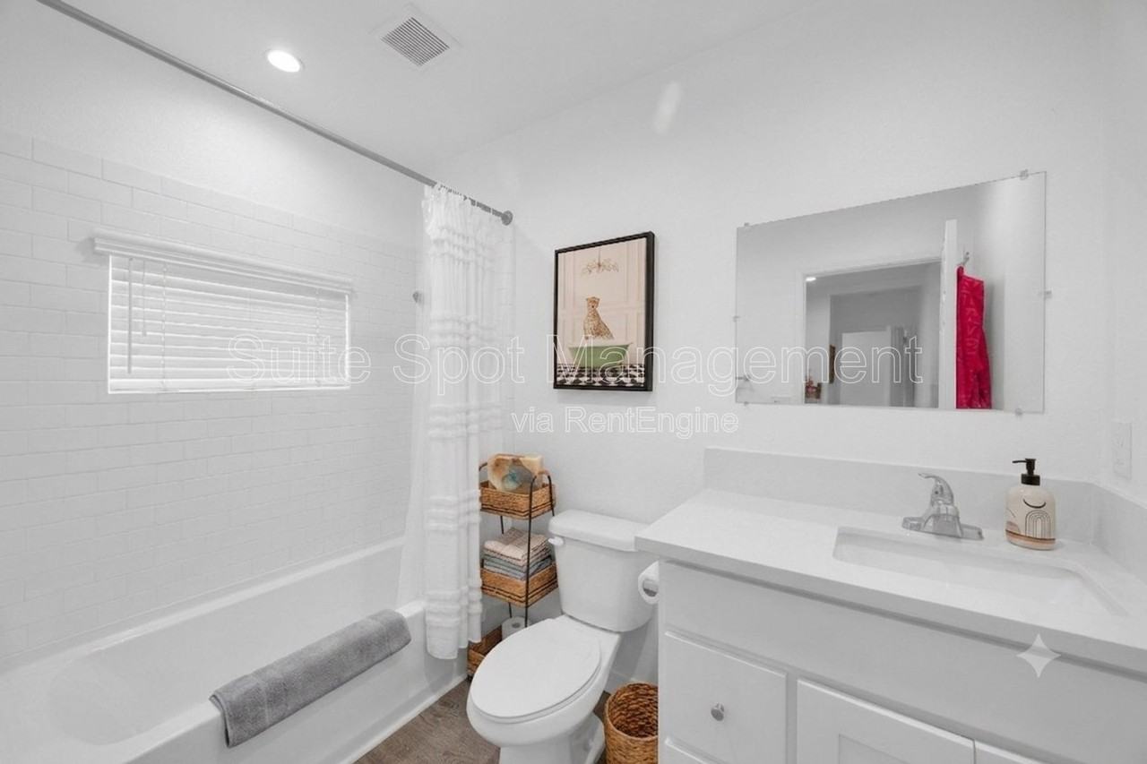 570 N Cambridge St #570 - Photo 5 of 8