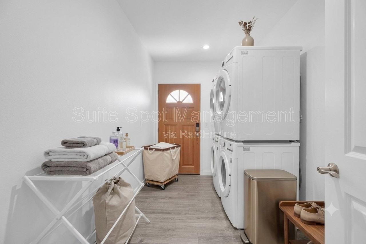 570 N Cambridge St #570 - Photo 6 of 8