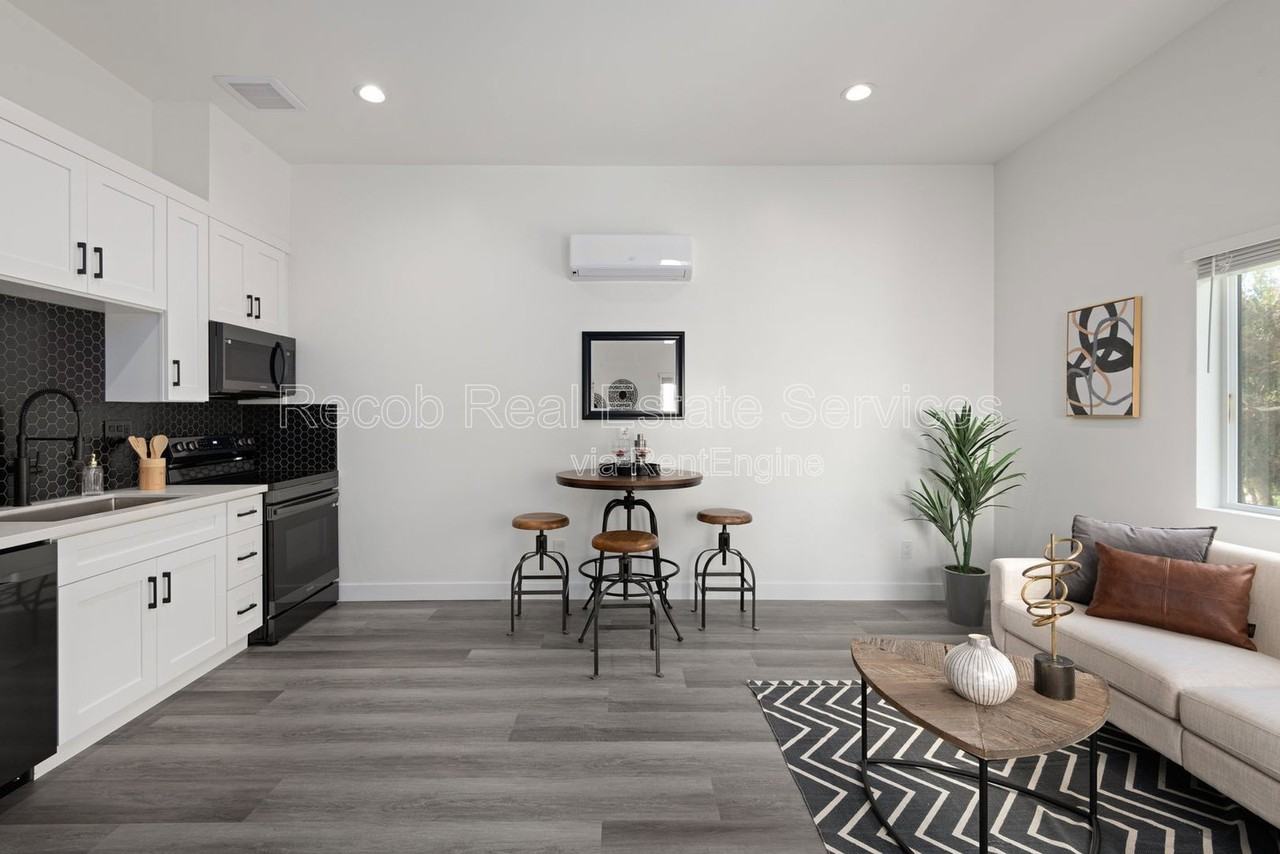 1710 Hanford Dr