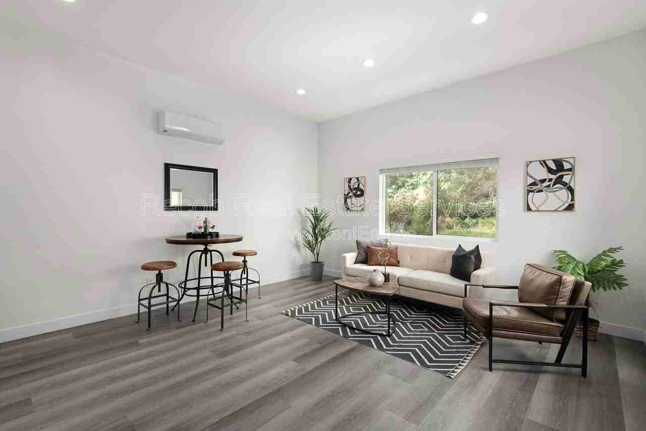 1710 Hanford Dr #1710-3 - Photo 3 of 18