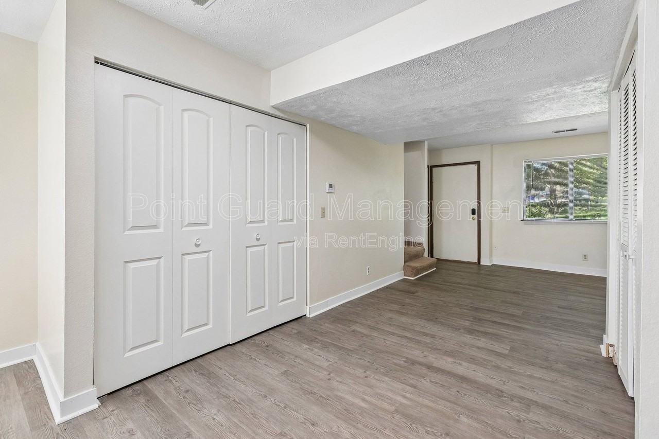 3018 S 68th Ct - Photo 4 of 19