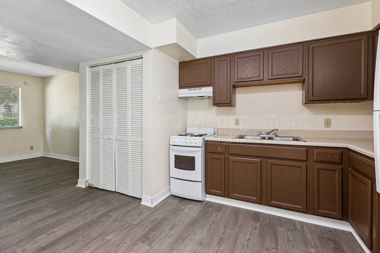 3018 S 68th Ct - Photo 7 of 19