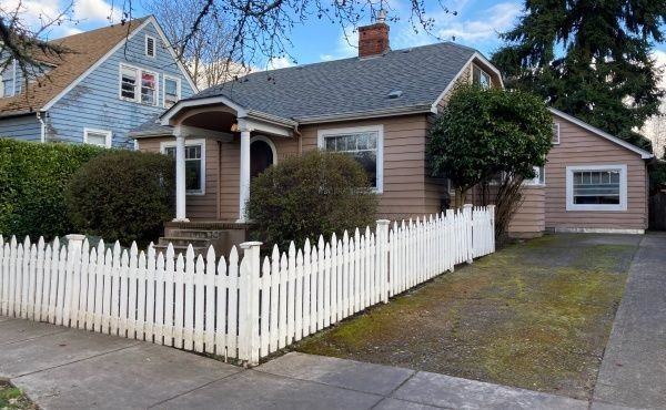 1315 Washington St - Photo 2 of 16
