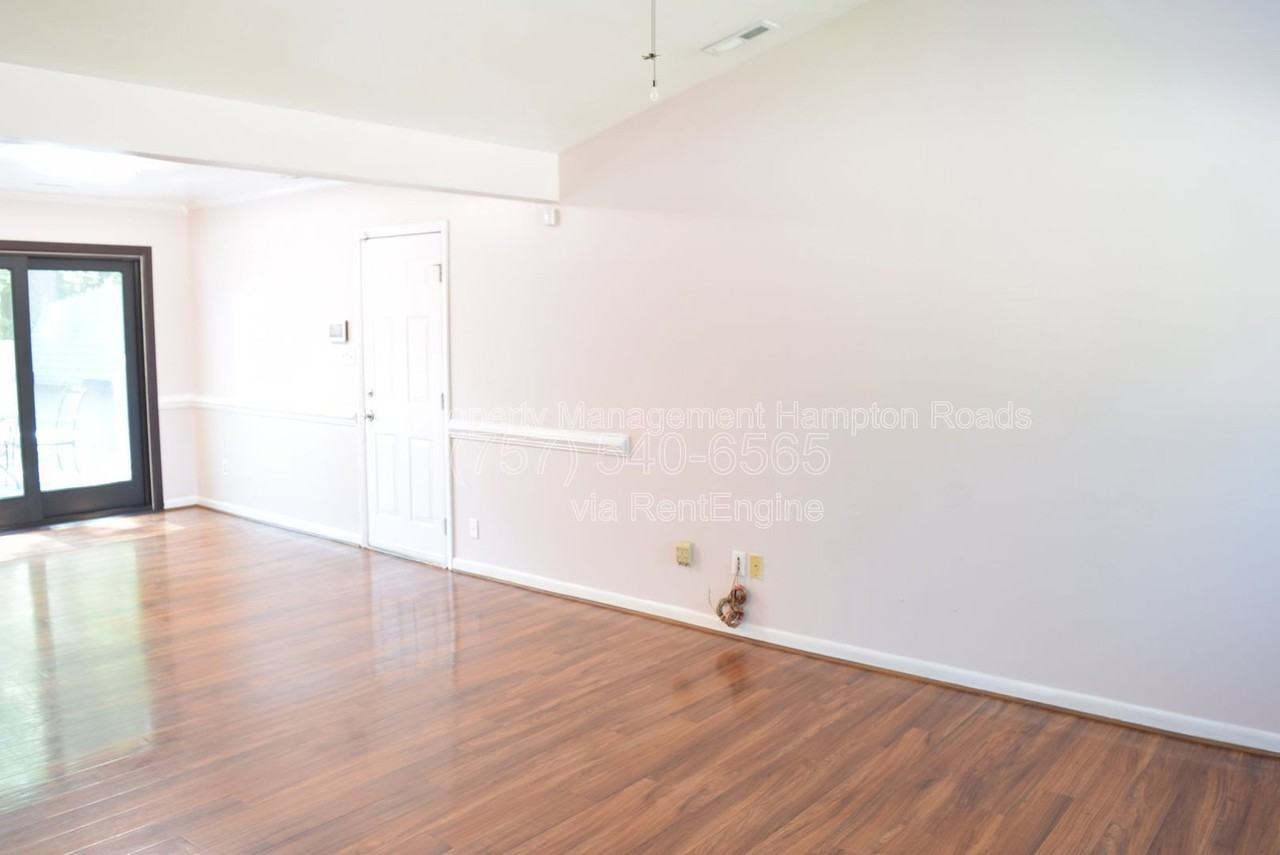 826 Maywood Cir - Photo 3 of 25