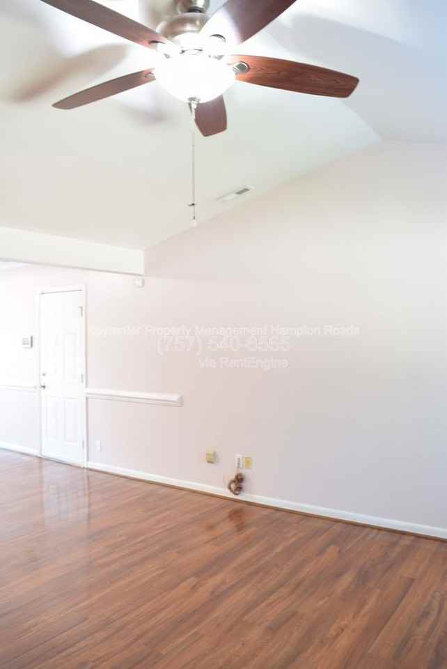 826 Maywood Cir - Photo 4 of 25