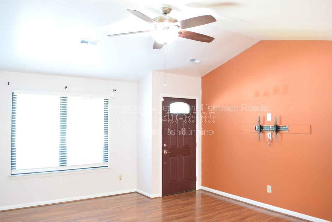 826 Maywood Cir - Photo 5 of 25