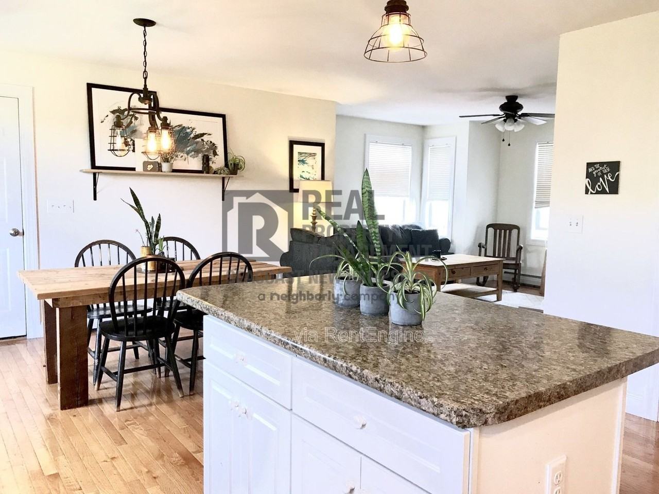 10 Gagne St - Photo 6 of 27