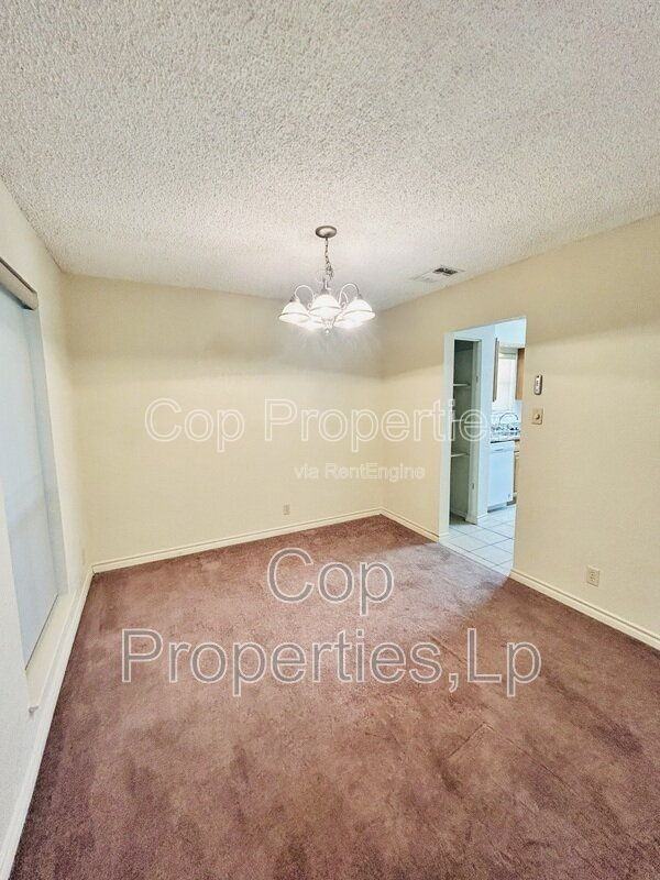 14810 Ridge Hill Dr - Photo 3 of 19
