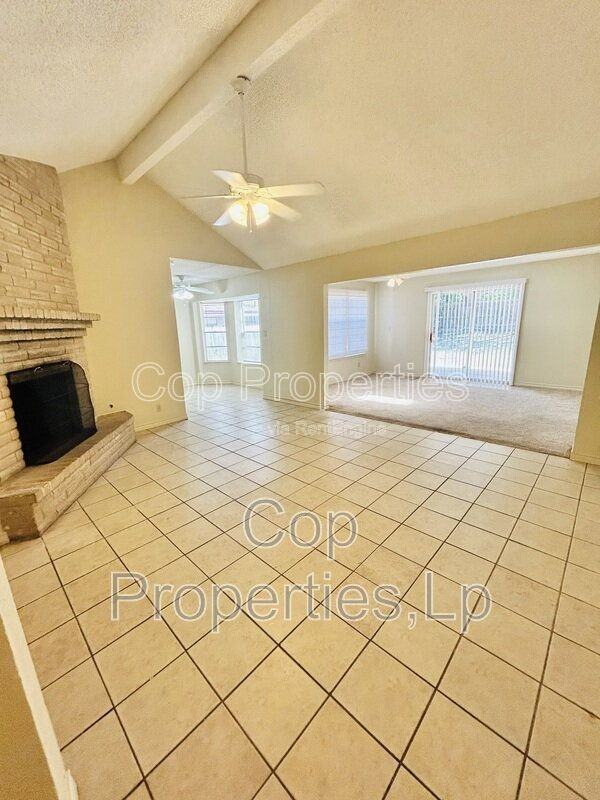 14810 Ridge Hill Dr - Photo 4 of 19