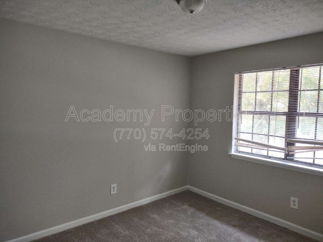 130 Meadowbrook Ct #B - Photo 3 of 4