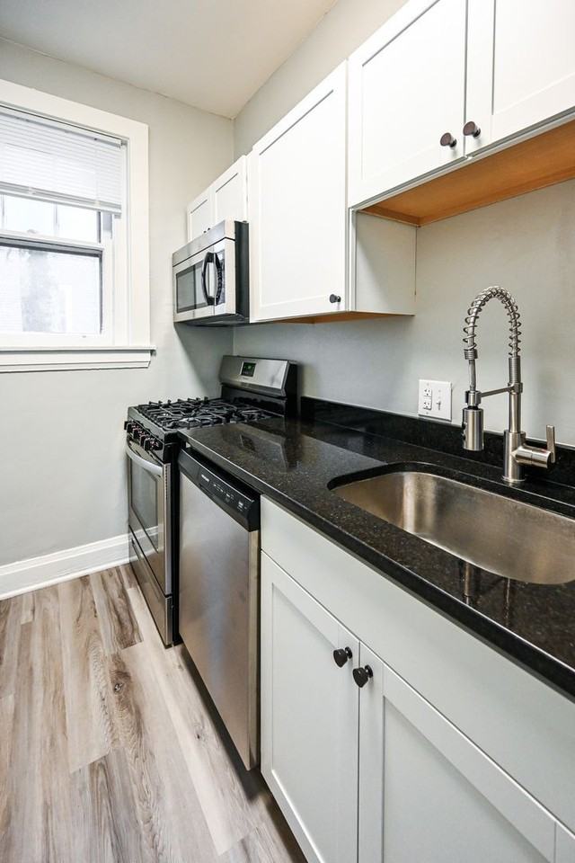2562 Woodburn Ave #19 - Photo 3 of 11