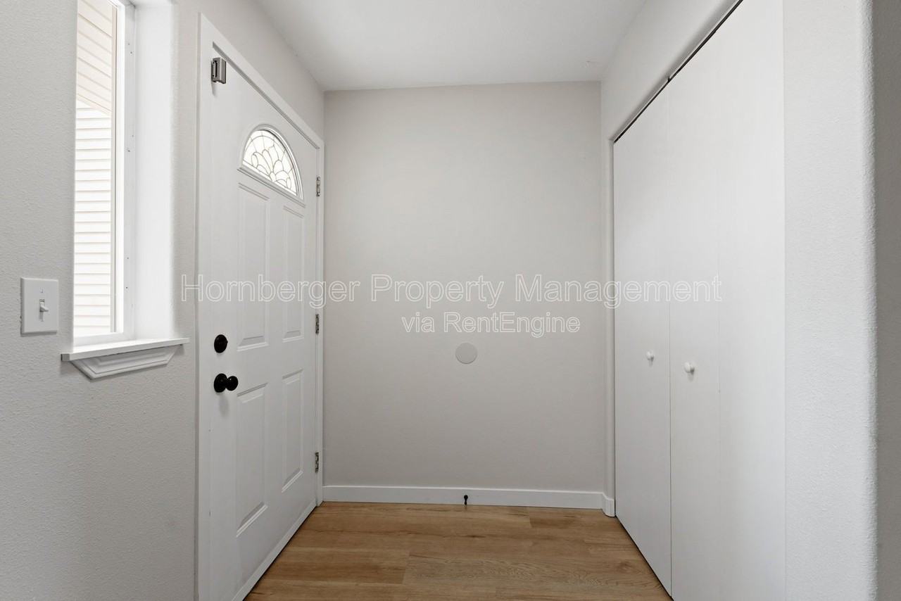 1605 E Hartson Ave #2 - Photo 7 of 20