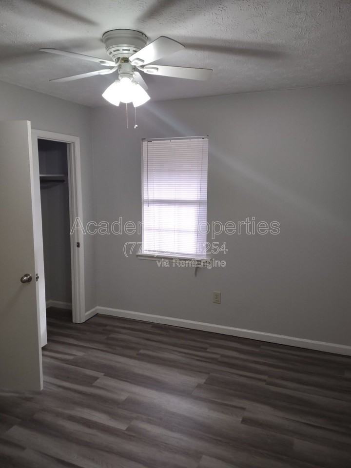 106 Richard Way - Photo 4 of 5