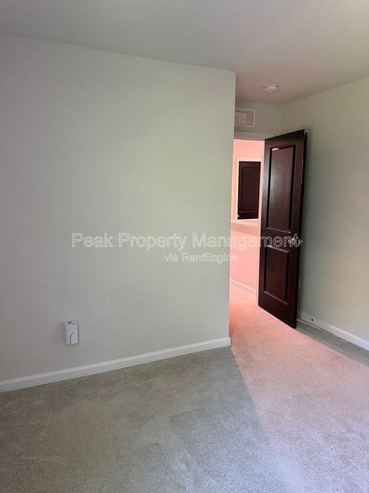25600 Linda Gale Ct - Photo 7 of 8