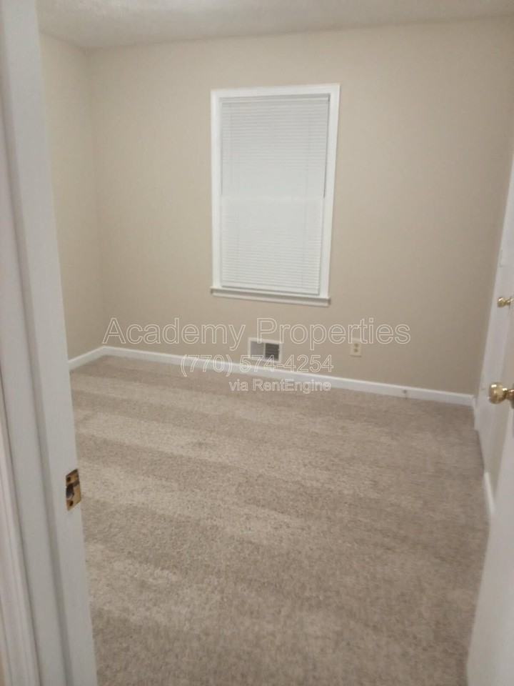 3122 Dempsey Pl - Photo 6 of 13