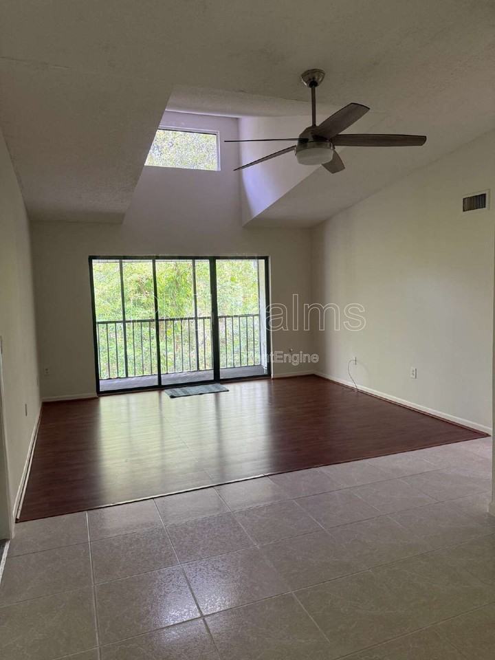 1236 Pine Ridge Cir W #G3 - Photo 3 of 24