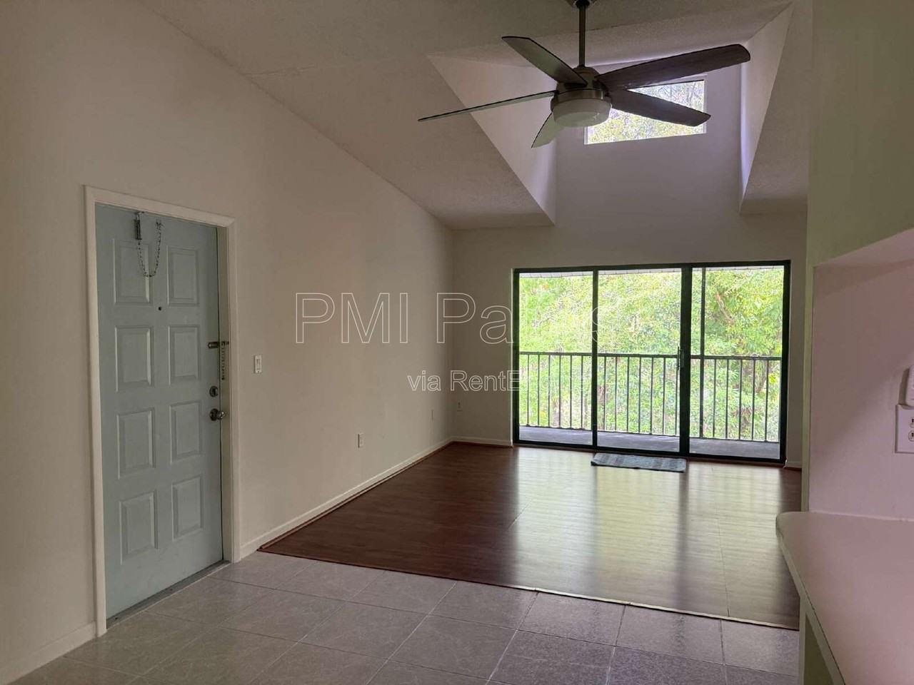 1236 Pine Ridge Cir W #G3 - Photo 4 of 24