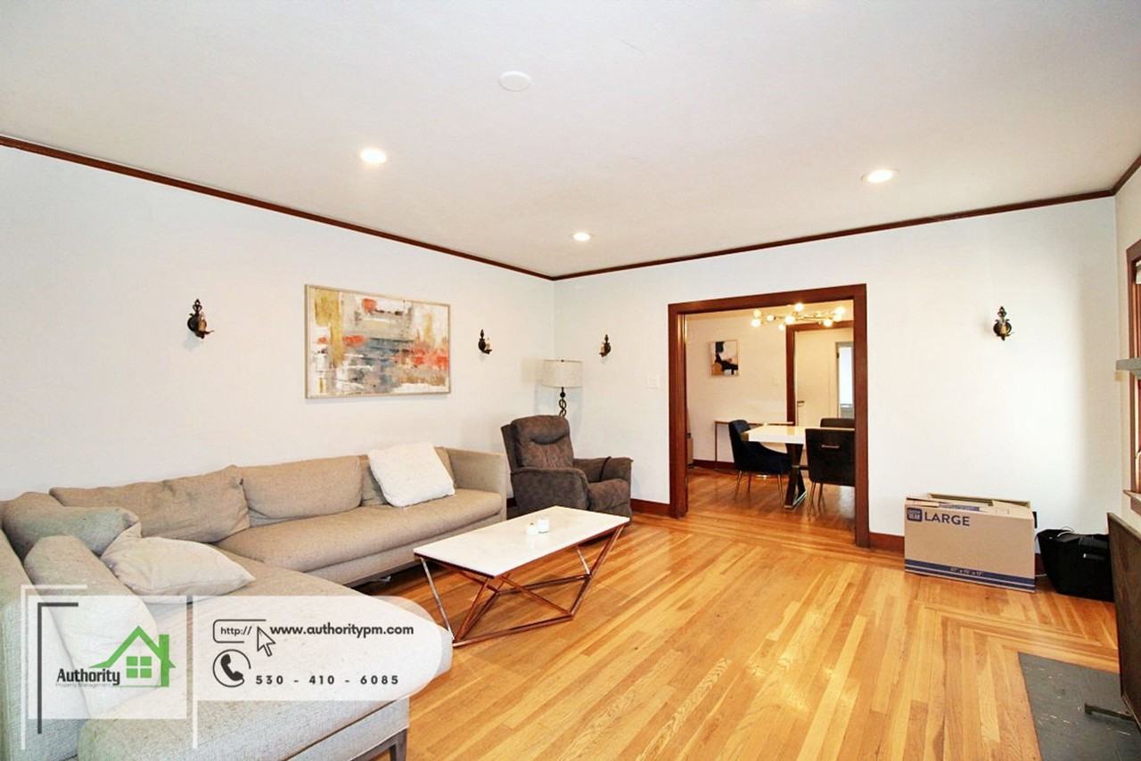 1365 Chestnut St - Photo 4 of 21