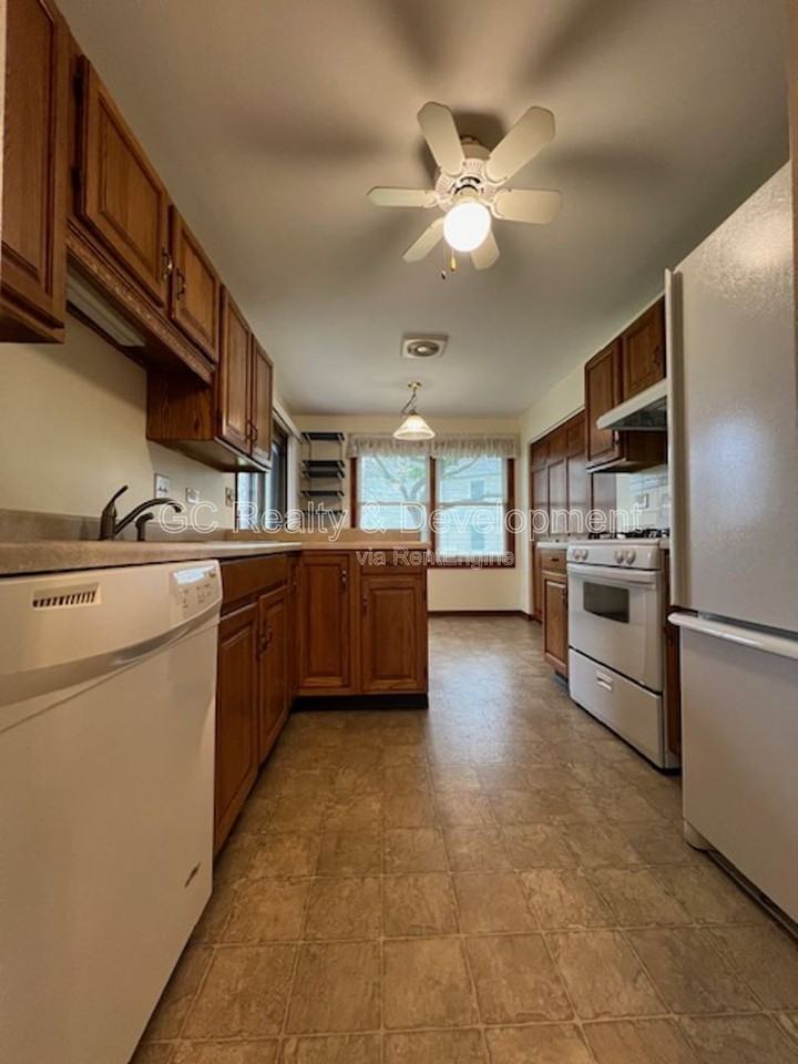 0N155 Windermere Rd #1001-1001 - Photo 4 of 29