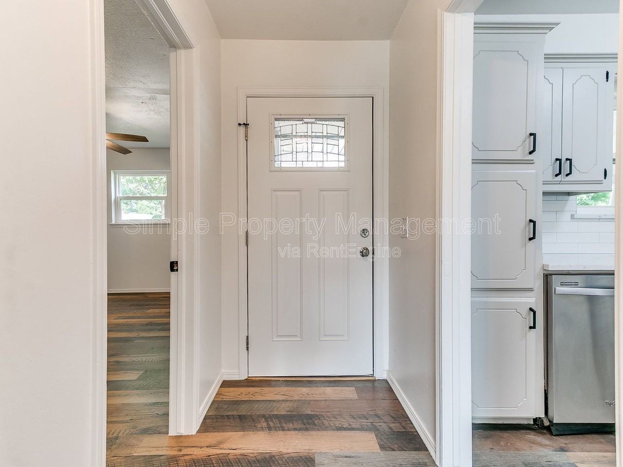 2401 Fedderson Dr - Photo 3 of 43