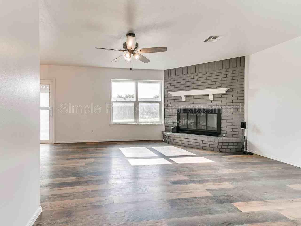 2401 Fedderson Dr - Photo 4 of 43