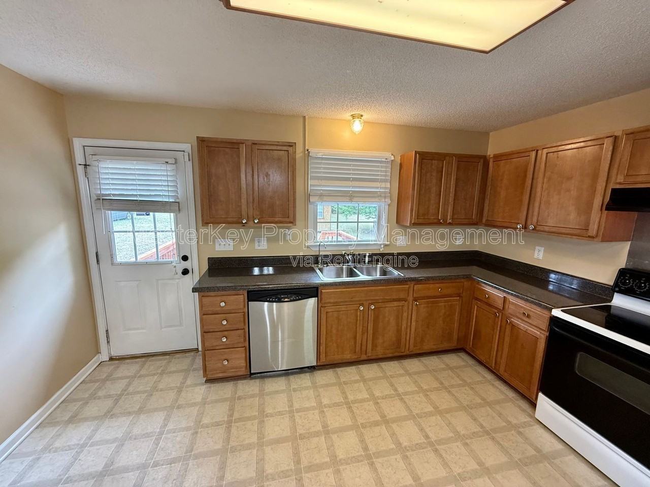 204 W Barbee St - Photo 4 of 16