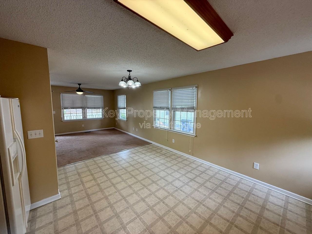 204 W Barbee St - Photo 5 of 16