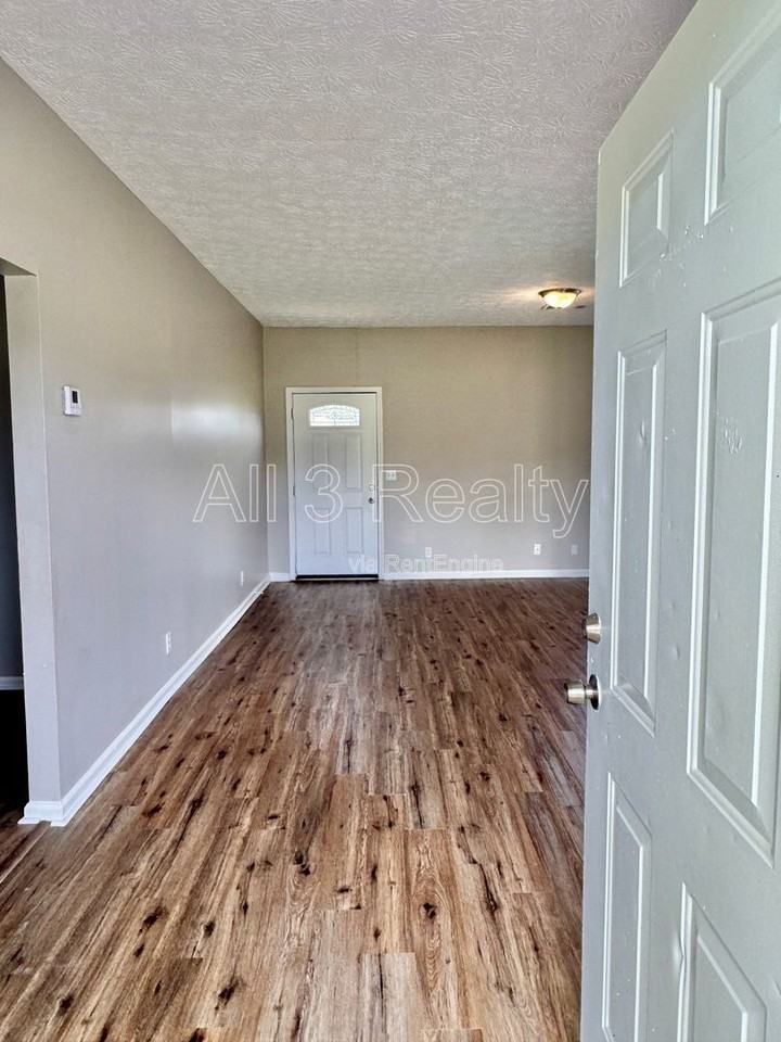 1520 Hogan Rd - Photo 5 of 29