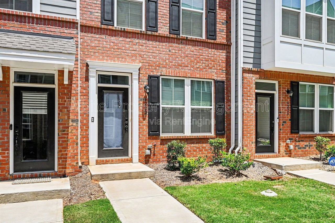 6222 Cleburne Ct - Photo 2 of 25