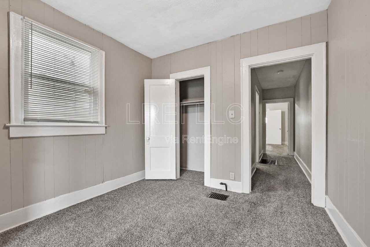 2513 Date St #2 - Photo 3 of 13